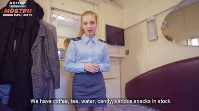 火车售票员提供VIP服务其中包括她的骚逼